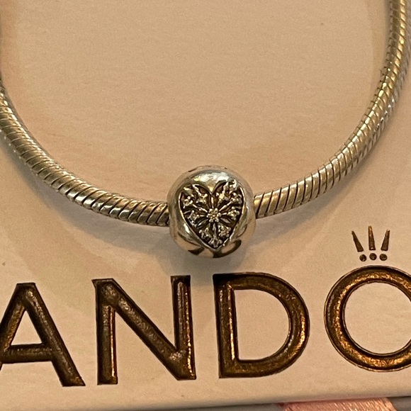 Authentic Pandora Heart of Winter Clip charm with sterling and cz retired HTF - Picture 6 of 6